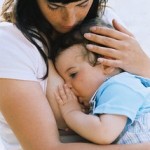 Как отлучить от груди: когда к этому готов сам малыш?
